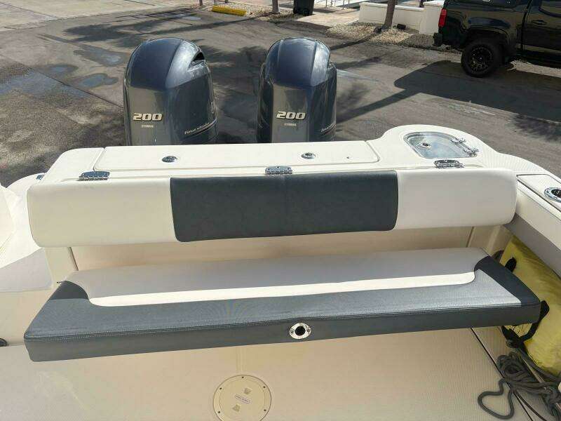 24ft Robalo Yacht For Sale