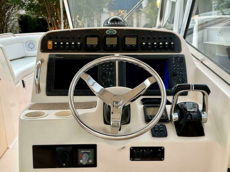 30ft Grady White Yacht For Sale