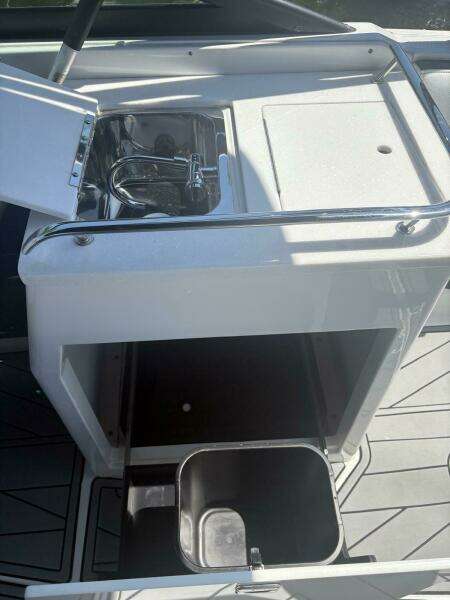 25ft Monterey Yacht For Sale