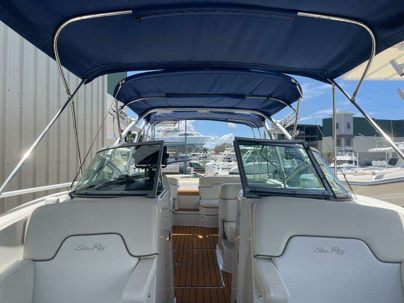 29ft Sea Ray Yacht For Sale