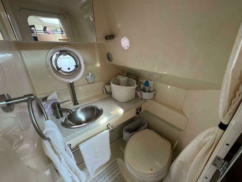 SEA  SENORA  31ft Sea Ray Yacht For Sale