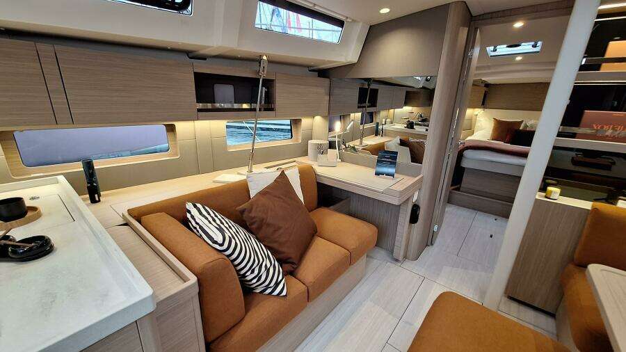 Beneteau Oceanis 47