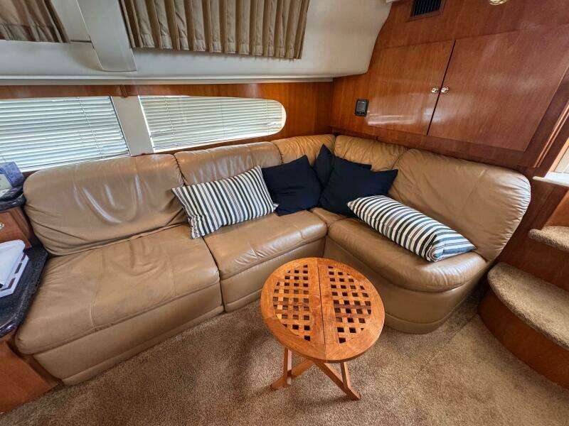Aisle B 46ft Carver Yacht For Sale