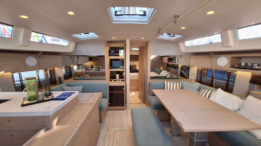 Beneteau Oceanis 52
