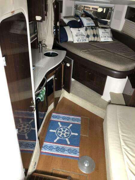 33ft Sea Ray Yacht For Sale