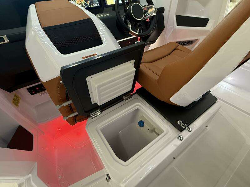 29ft Axopar Yacht For Sale