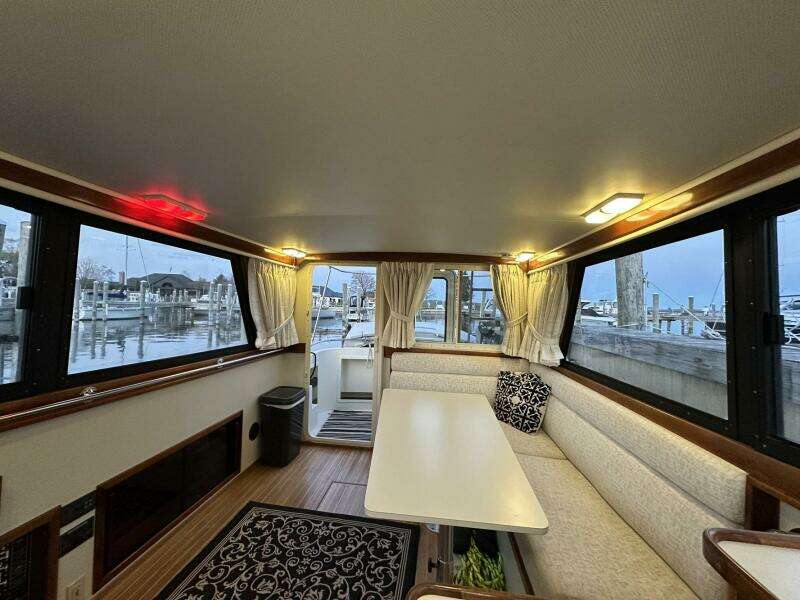 31ft Camano Yacht For Sale