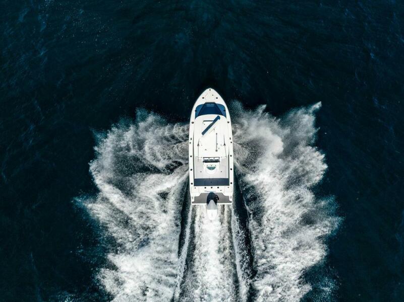 23' 2026 Reef Runner 230