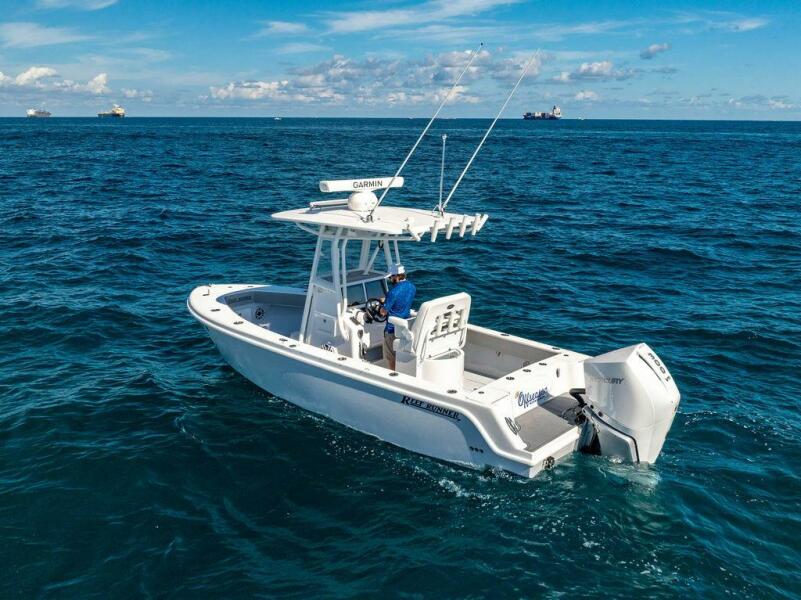 23' 2026 Reef Runner 230