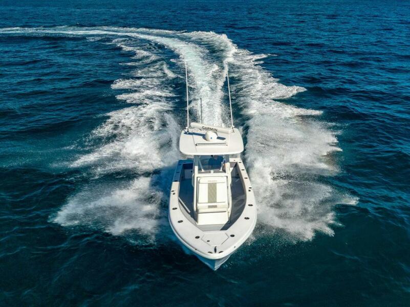 23' 2026 Reef Runner 230