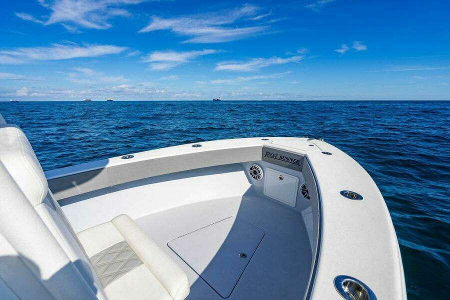 23ft Reef Runner Yacht For Sale