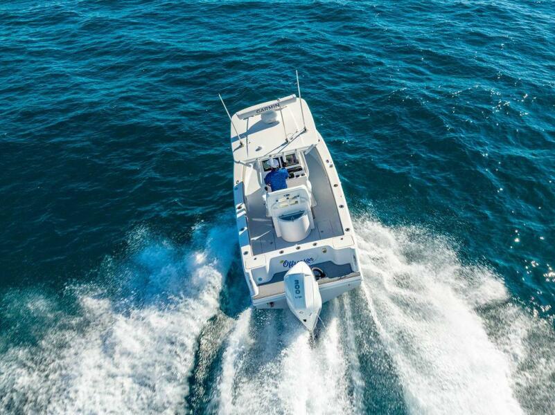 23' 2026 Reef Runner 230