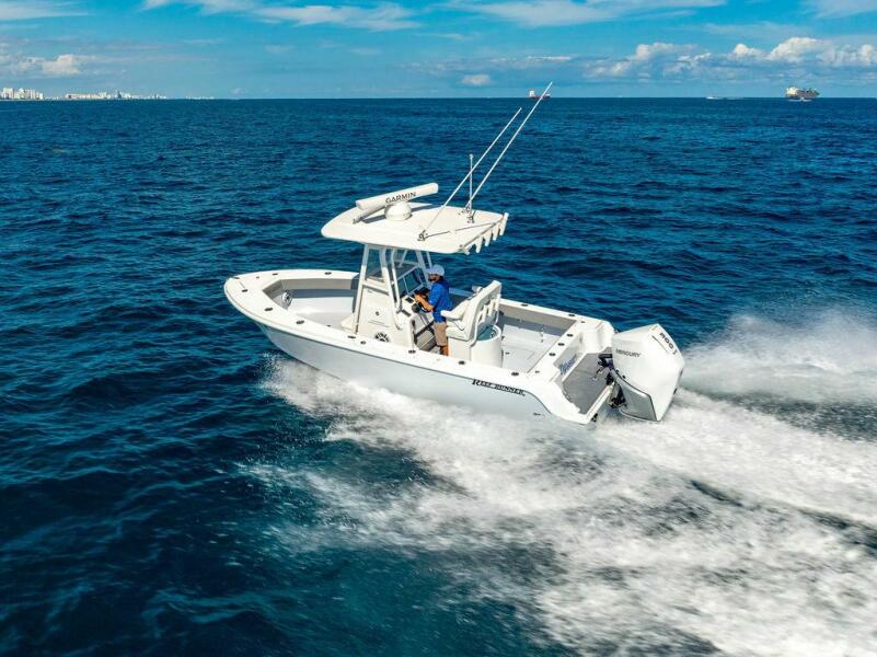 23' 2026 Reef Runner 230