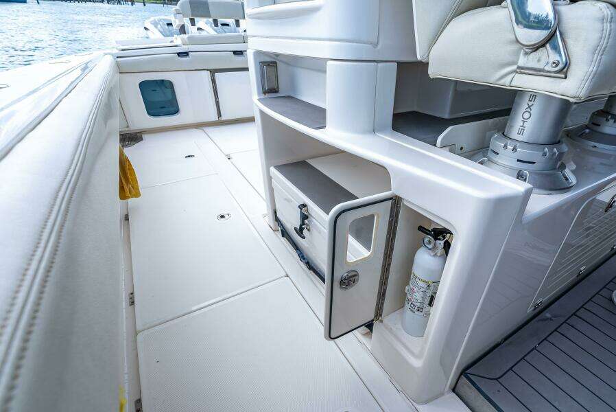 TWO ROADS 41ft Solace Yacht For Sale
