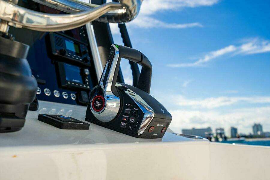 28ft Reef Runner Yacht For Sale