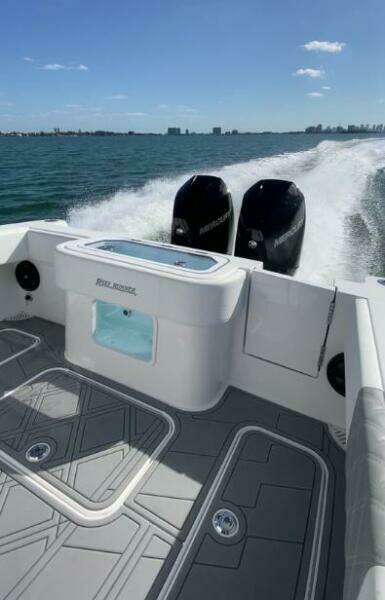 28ft Reef Runner Yacht For Sale