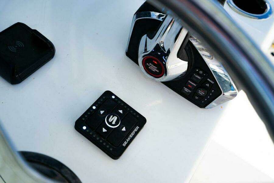 28ft Reef Runner Yacht For Sale