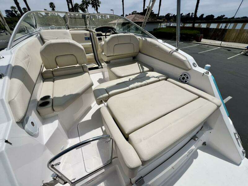 27ft Regal Yacht For Sale