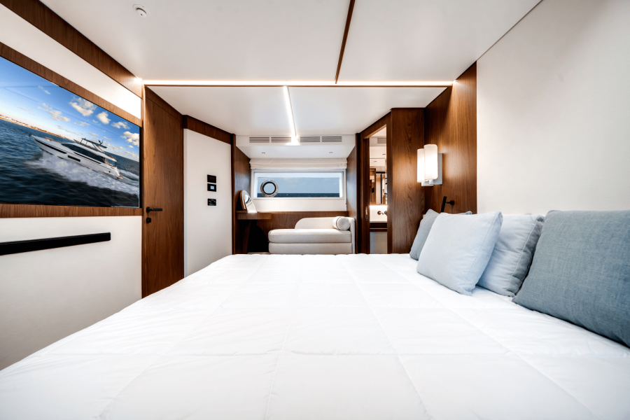 72ft Azimut Yacht For Sale