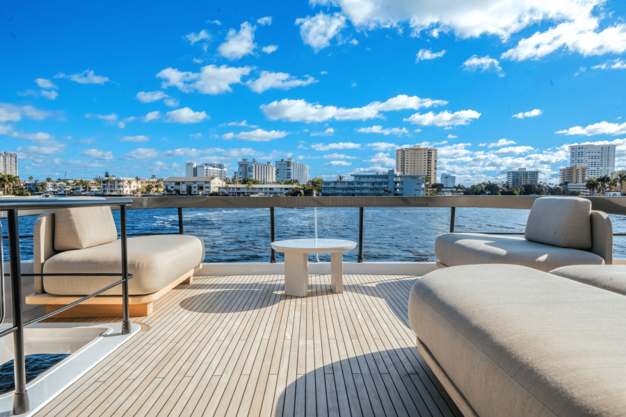 72ft Azimut Yacht For Sale