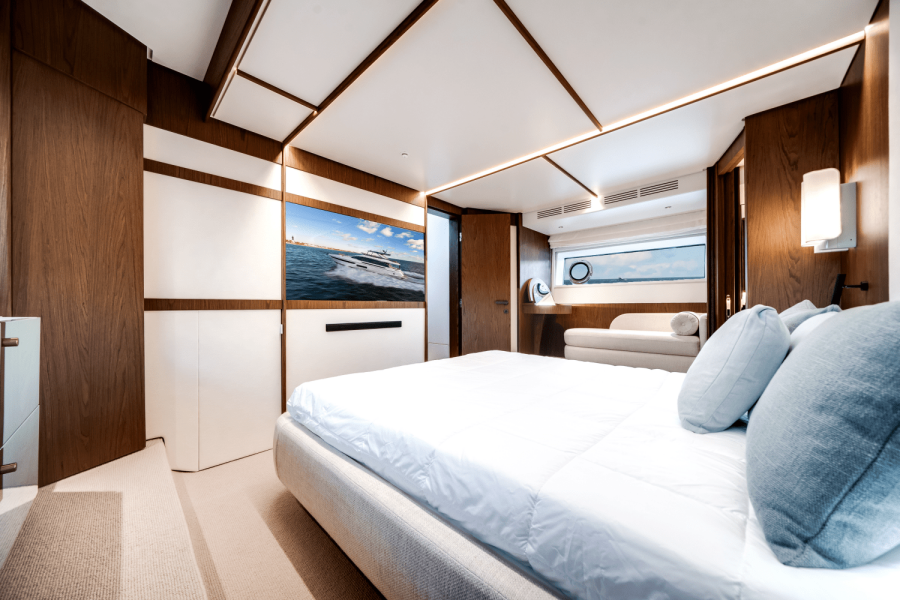 72ft Azimut Yacht For Sale