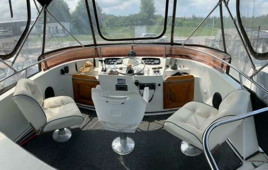 32ft Prowler Yacht For Sale
