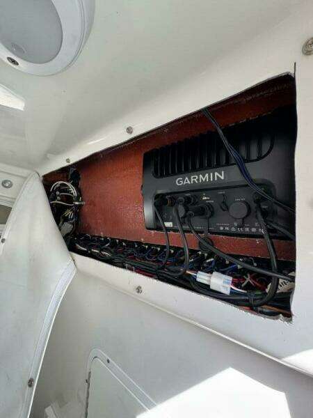 27ft Sea Hunt Yacht For Sale