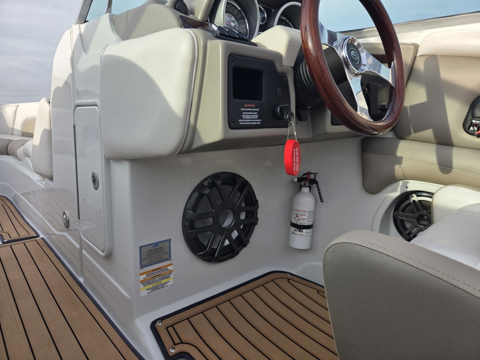 28ft Crownline Yacht For Sale