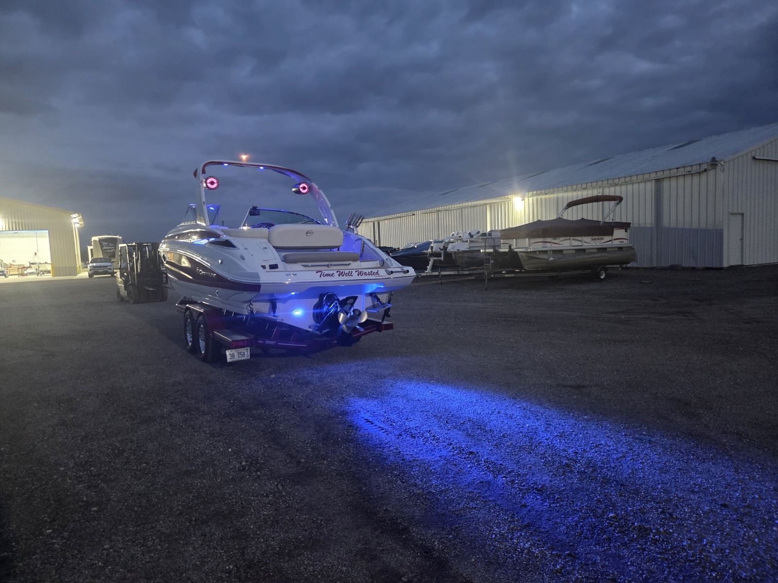 28ft Crownline Yacht For Sale