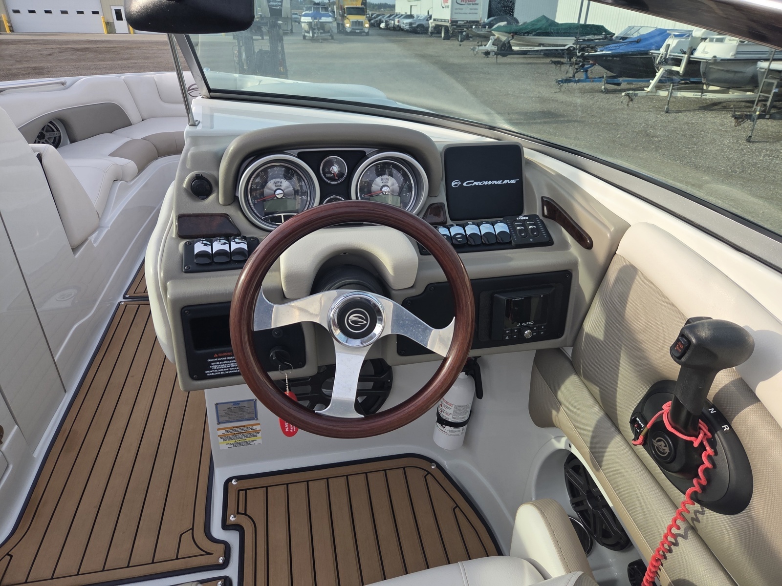 28ft Crownline Yacht For Sale