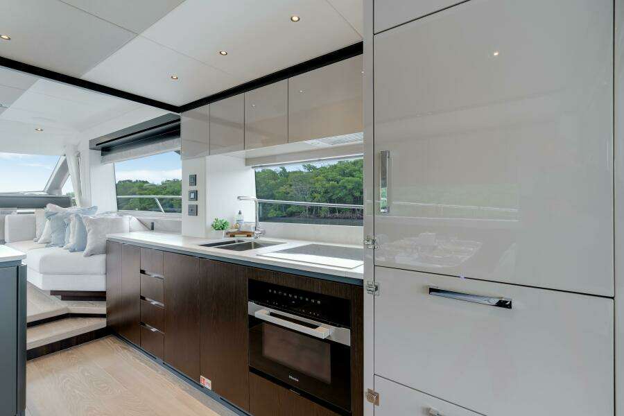 68ft Sunseeker Yacht For Sale