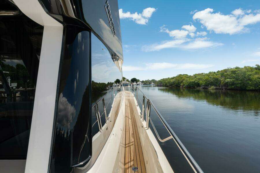 68ft Sunseeker Yacht For Sale