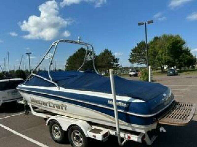 22ft Mastercraft Yacht For Sale