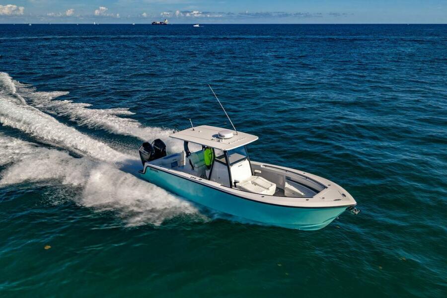 34' 2026 Reef Runner 340