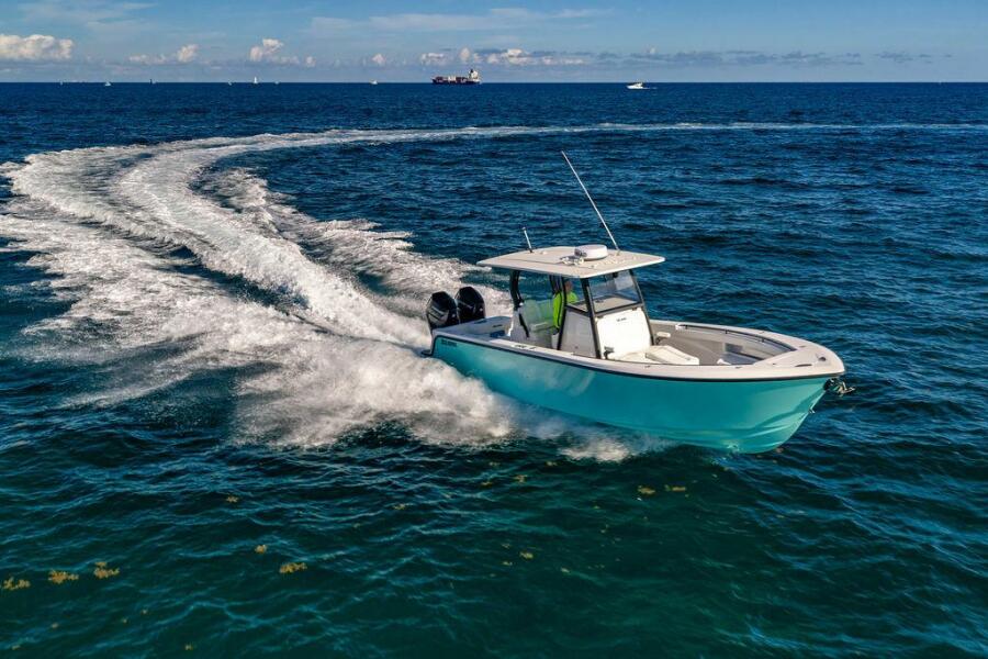 34' 2026 Reef Runner 340