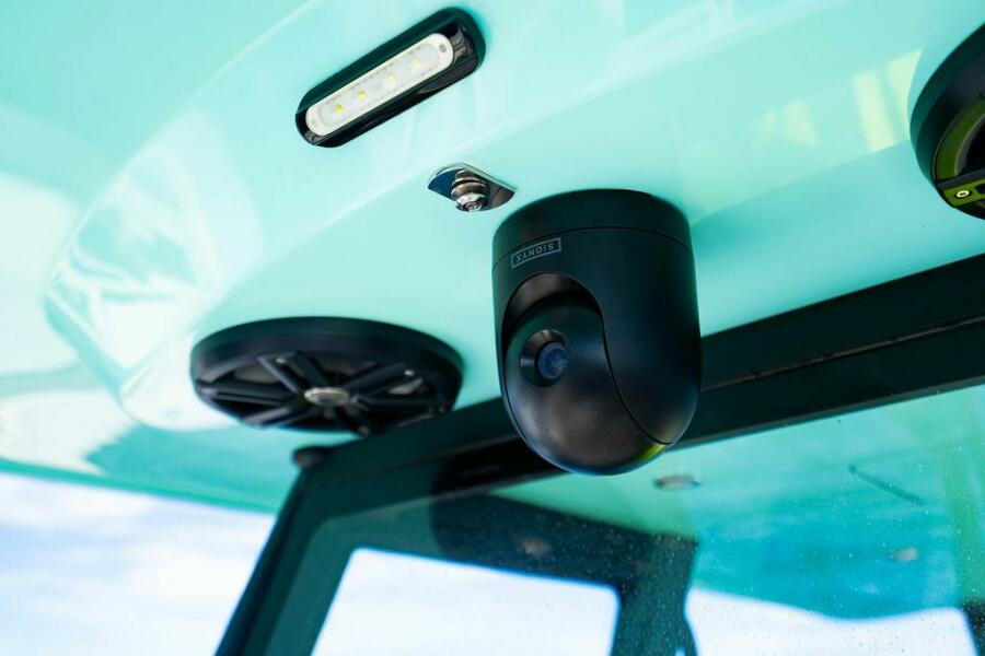 34' 2026 Reef Runner 340