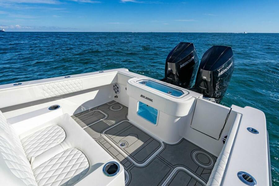 34' 2026 Reef Runner 340