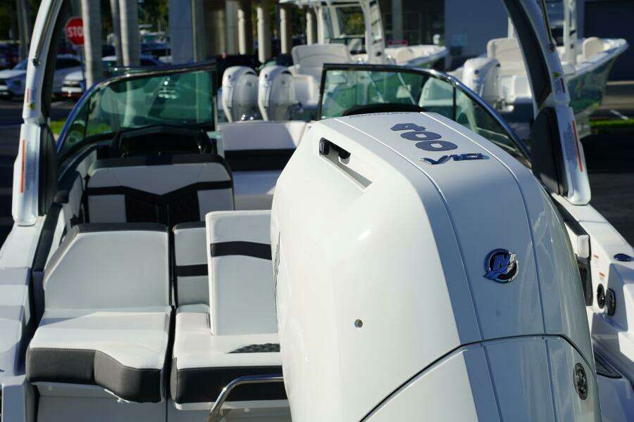 27ft Monterey Yacht For Sale