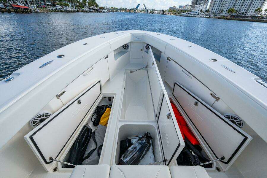 SEA SMOKER 37ft SeaVee Yacht For Sale