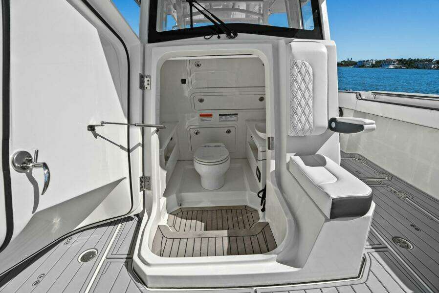 2022 World Cat 400 CC-X - Head