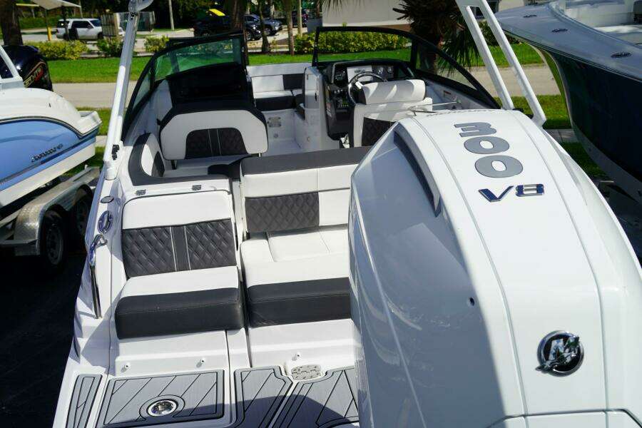 24ft Monterey Yacht For Sale