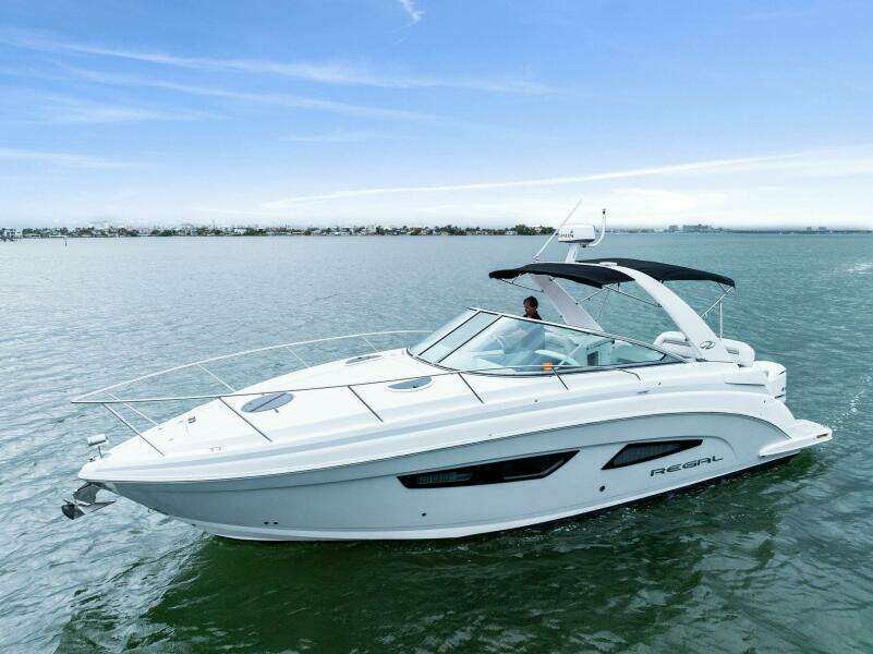 2020 Regal 33 XO 'Snuffleupagus'-Profile 3/4 Port