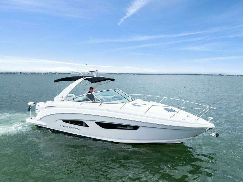 2020 Regal 33 XO 'Snuffleupagus'-Profile