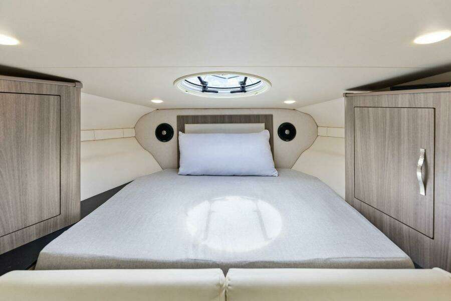 2020 Regal 33 XO 'Snuffleupagus'-Master