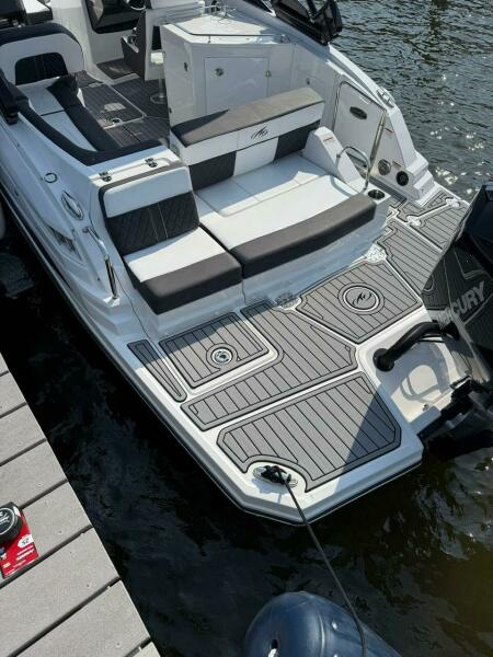 27' 2023 Monterey M65