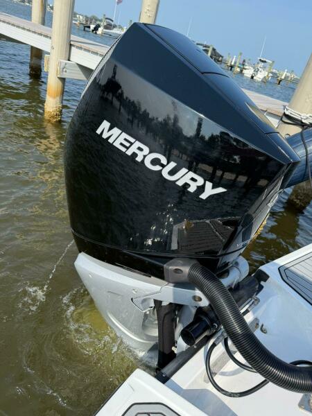 27' 2023 Monterey M65