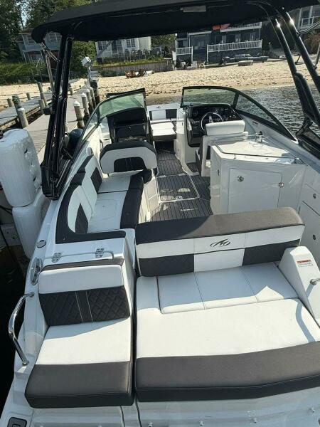 27' 2023 Monterey M65