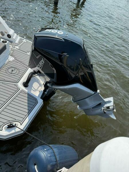 27' 2023 Monterey M65