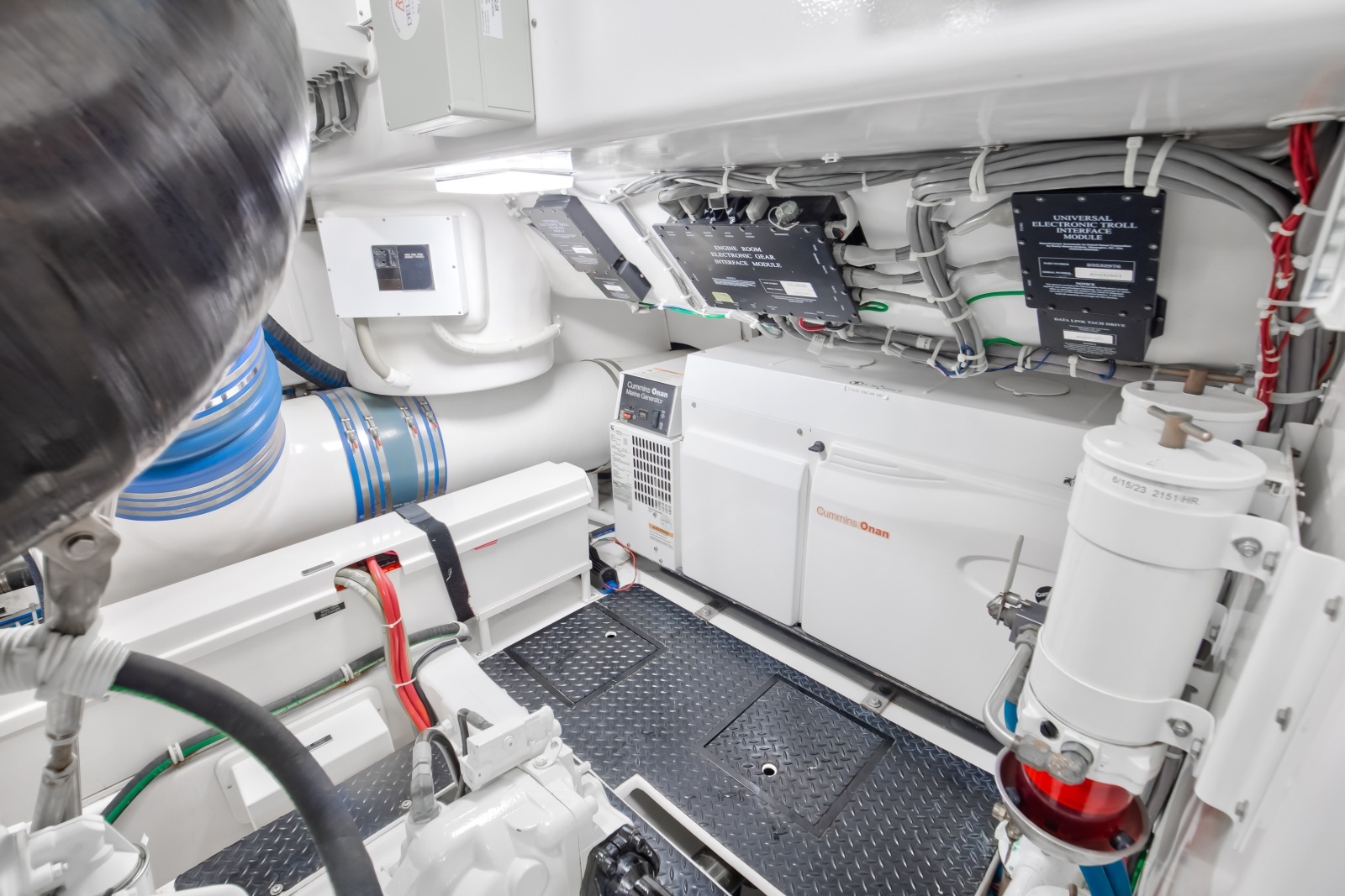 Viking 82 - Done Deal - Engine Room