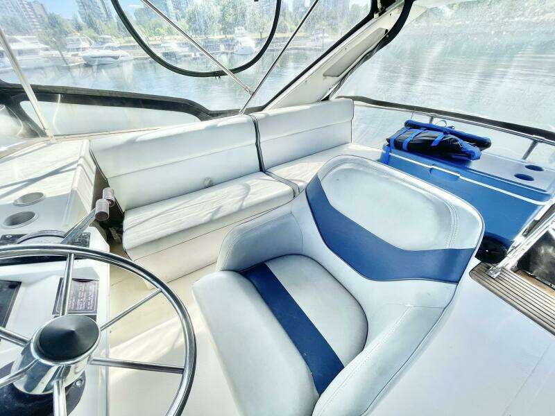 Outrageous 38ft Bayliner Yacht For Sale